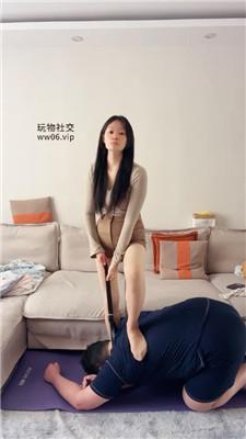 埋汰骑马肉丝美腿踩虐 JS250118-50