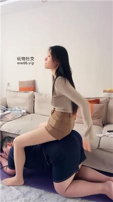 埋汰骑马肉丝美腿踩虐 JS250118-50