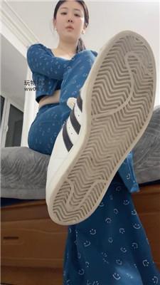 【爱秀套图】【夏主】暴汗姐姐用臭鞋奴役我250117-20