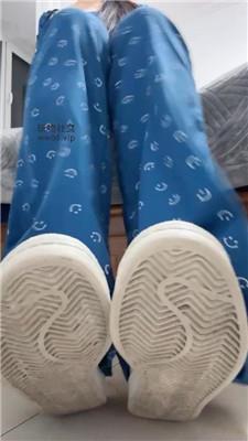 夏主暴汗姐姐用臭鞋奴役我    250117-20