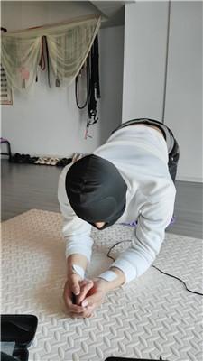 宝宝大人闻舔白棉袜/囚禁狗笼+刑架 JS250118-35