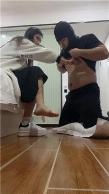 沐沐大大磕头求主人用麦昆白袜虐/烟烫 JS250118-19