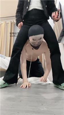 小凤梨双S-脏鞋玉足轮流虐待下 JS250205-5