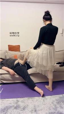 埋汰骑马狗爬-肉丝脚踩虐下 JS250205-17