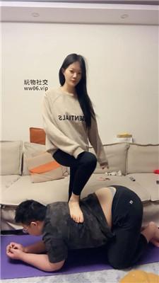 埋汰骑狗背玉足狂舔踩踏下 JS250205-39