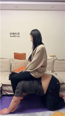 埋汰骑狗背玉足狂舔踩踏下 JS250205-39