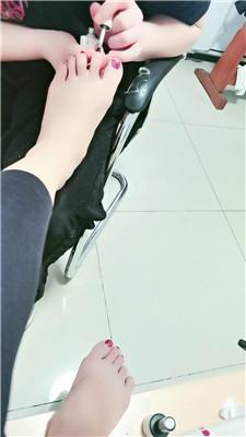 璃莉闺蜜犬伺候沐足 JS250204-1