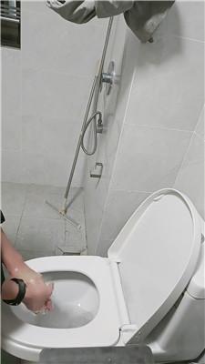 薇薇情侣主监督奴隶清理马桶 JS250203-24