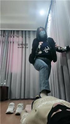 拽拽运动鞋白袜碾压踩贱奴 JS250203-23