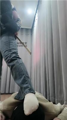 拽拽运动鞋白袜碾压踩贱奴 JS250203-23