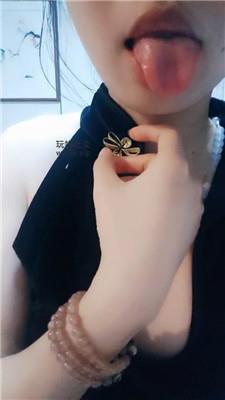 【爱秀套图】【上海玉主子】劲爆首次舔250126-9