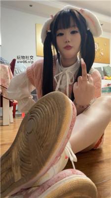 六六耐克运动鞋臭脚炸    250127-18