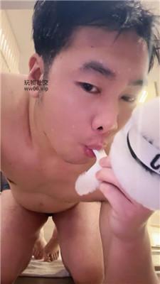 凉子漂亮网红把榜一大哥虐成狗下-双视角版 bf49735