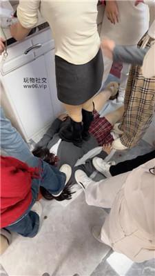 深情姐妹们玩狗的一天 bf50249