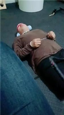 【爱秀套图】【九创双主团】手铐脚镣捆绑虐继父奴JS250213-13