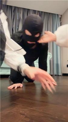 不甜双S-轮流踩踏舔脏鞋/抽耳光双视角版 bf50270