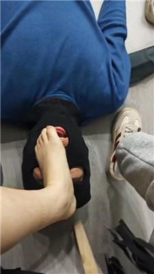 玉主子白袜酸臭脚狂舔 JS250214-12