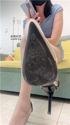 小妮辱妻乳母实名    250212-23