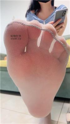 小妮辱妻乳母实名    250212-23