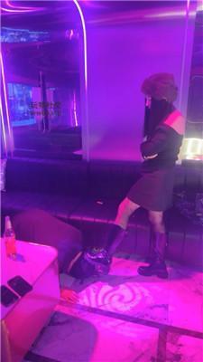 招财宝宝KTV开发陪酒小妹做S完整版 bf50115