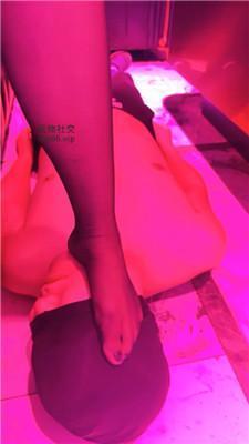 金金甘愿做KTV陪酒小妹的狗 bf50116