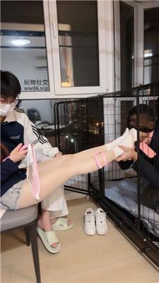 小渔情侣白袜情侣主狗笼圈养绿帽 bf50107