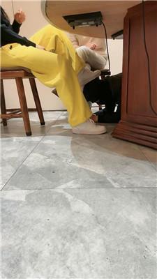 【爱秀套图】【乔伊】双S-餐桌下脏鞋蹂躏踩虐JS250207-12