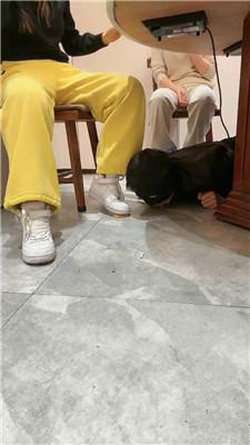 乔伊双S-餐桌下脏鞋蹂躏踩虐 JS250207-12