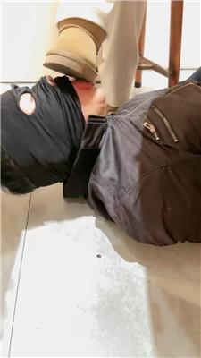 乔伊双S-餐桌下脏鞋蹂躏踩虐 JS250207-12