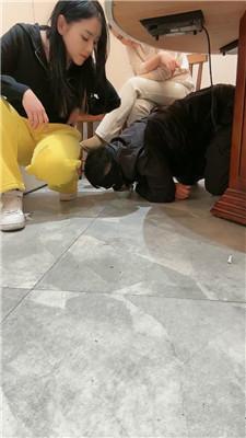 乔伊双S-餐桌下脏鞋蹂躏踩虐 JS250207-12