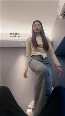 猴歌牛仔裤坐脸窒息/白袜脚踩虐 bf50018