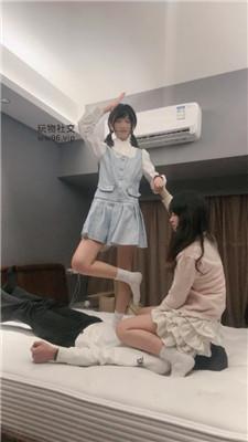 猴歌双S-白袜学生主轮流踩虐 bf50354