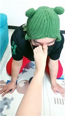 萌宝儿强迫绿帽狗舔臭脚 JS250227-30