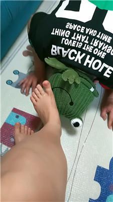 萌宝儿强迫绿帽狗舔臭脚 JS250227-30