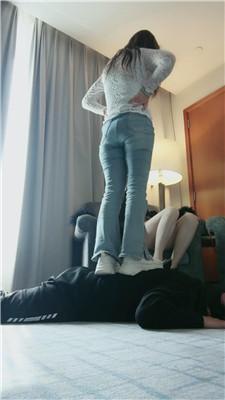 咩祖带素人入圈-双S-踩踏舔脚-白袜塞嘴 bf50806