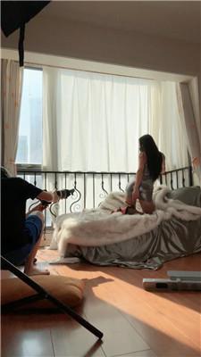 苒溪强迫抖M摄影师做狗 bf50804