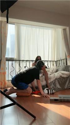 苒溪强迫抖M摄影师做狗 bf50804