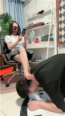 苒溪沉浸式-舔肉丝脚/强制闻鞋 JS250224-20