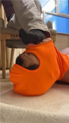 玥野兔近距离-雪地靴黑棉袜捂口鼻 JS250224-35