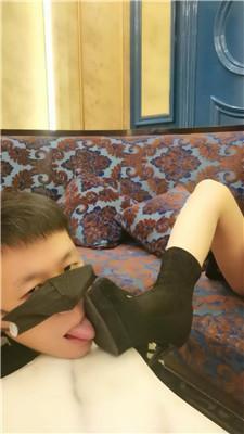 文文文KTV-短靴脏黑袜子蹂躏 JS250223-22