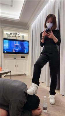 【爱秀套图】【siu姐姐】运动鞋脏臭棉袜碾压踩bf50642