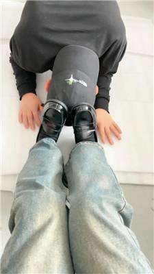 子衿闻舔皮鞋黑棉袜/吃口水/骑马转胯脚耳光 bf50647