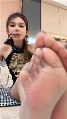 欣妍憋鲸乳母    250221-33