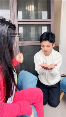 南月女神人形犬脚下狗爬喂食 JS250223-31