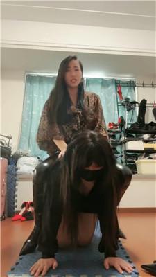 爱丽丝骑马训化奴隶 bf50656