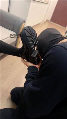 少主JK皮鞋黑袜踩-人体烟灰缸 bf50667