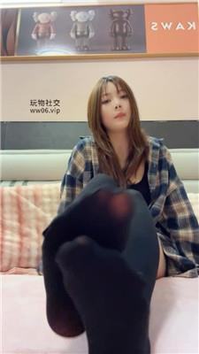 【爱秀套图】【兔兔酱】厚黑憋尿250220-21