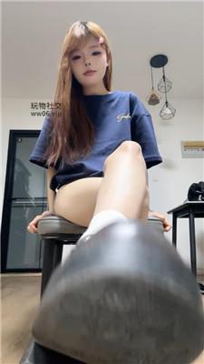 小渔情侣鞋底口水羞辱    250220-29