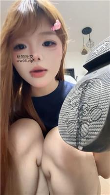 小渔情侣鞋底口水羞辱    250220-29