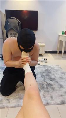 困困黑丝+白袜诱惑-赏赐圣水/鞭打耳光双视角版 JS250220-28